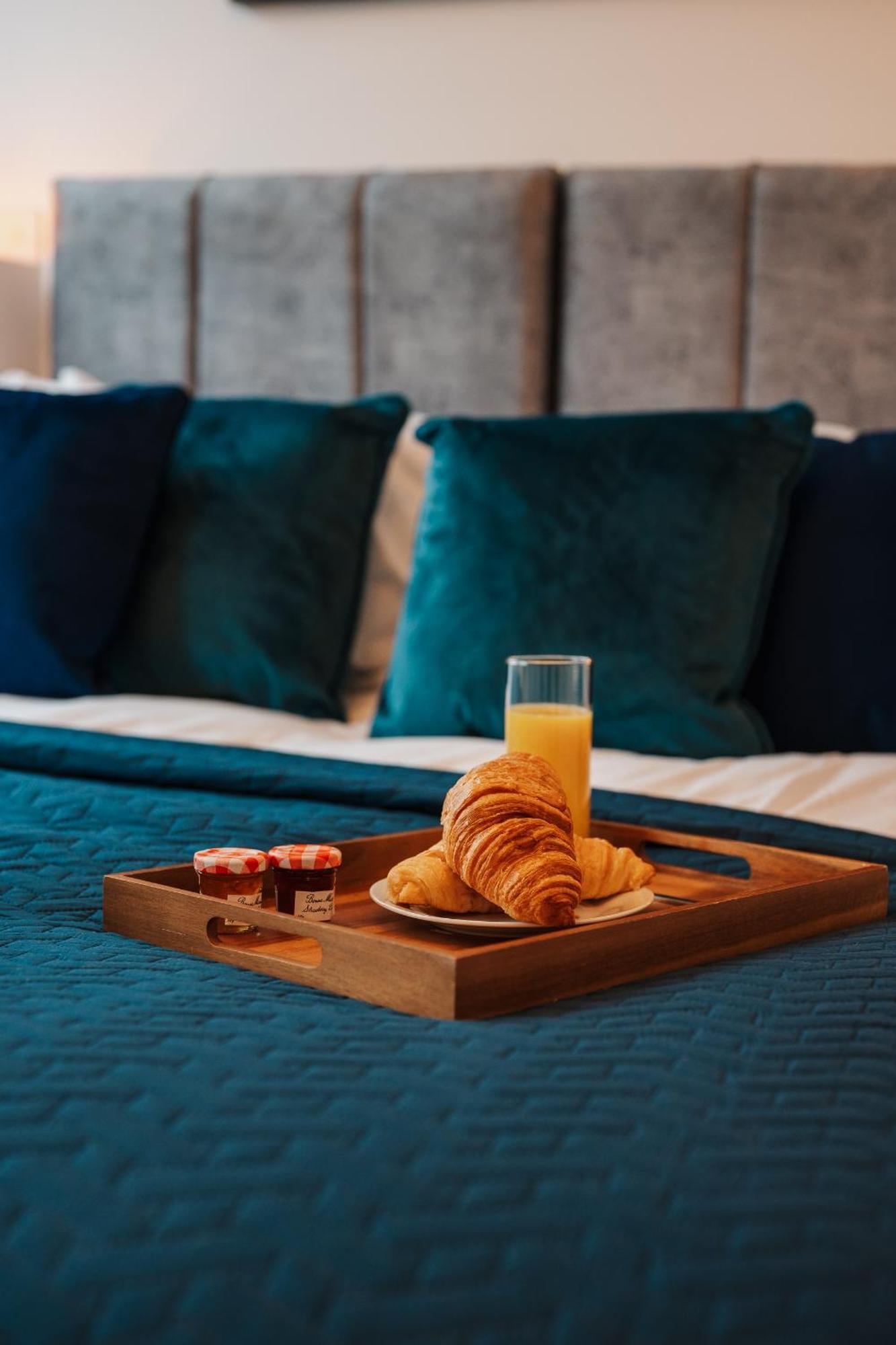 Luxury & Canal View Stylish Pad, Family, Contractors, Fast Wifi Apartamento