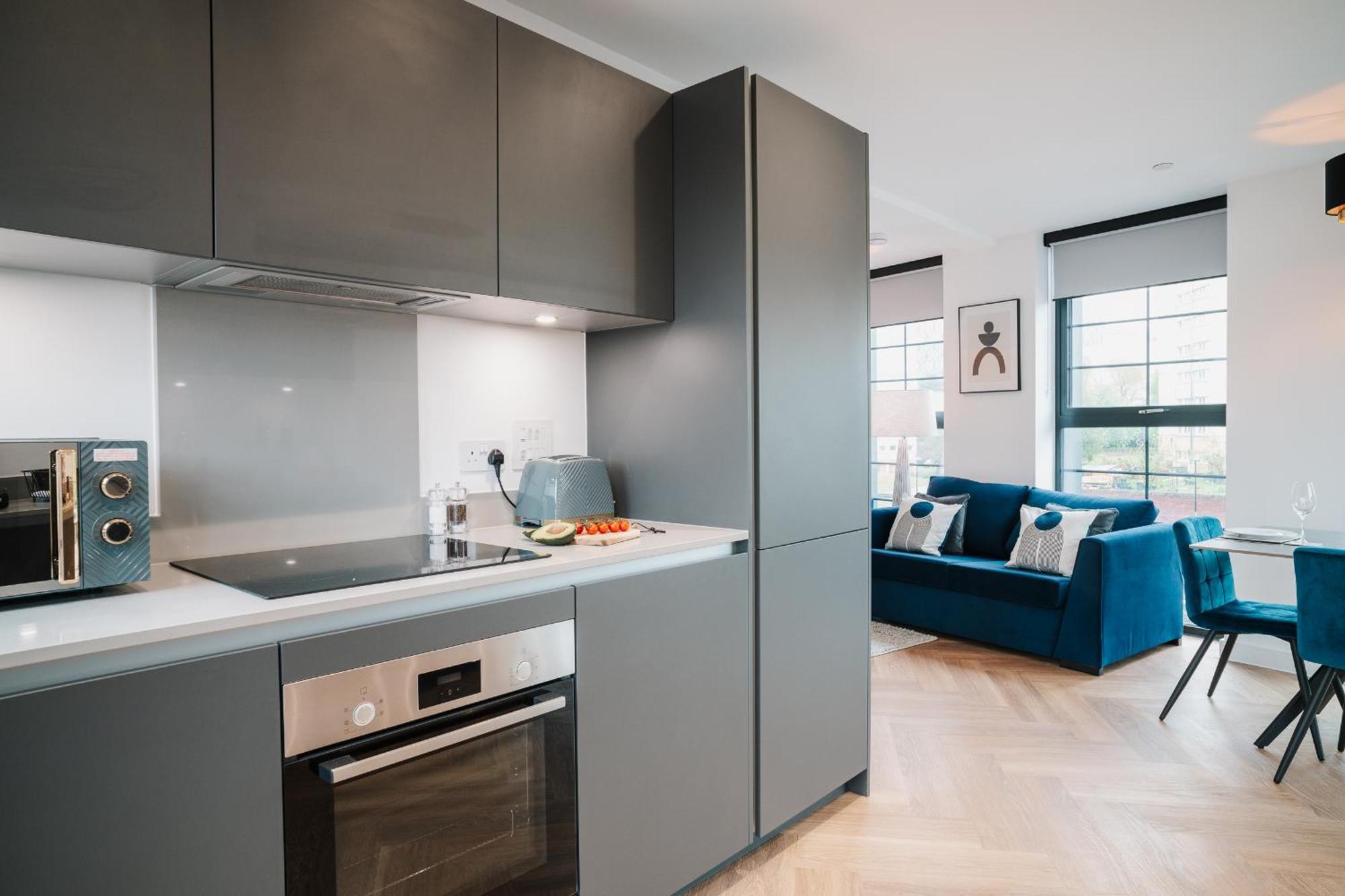 Luxury & Canal View Stylish Pad, Family, Contractors, Fast Wifi Apartamento *